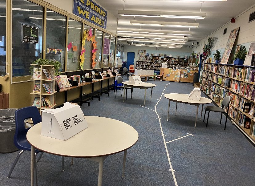 Rawlinson students are voting for their Mayor today and tomorrow! Thank you, Mme Karen Devonish-Mazzotta for organizing #studentvote #voteetudiant in our school! 🗳️ #TorontoMayor