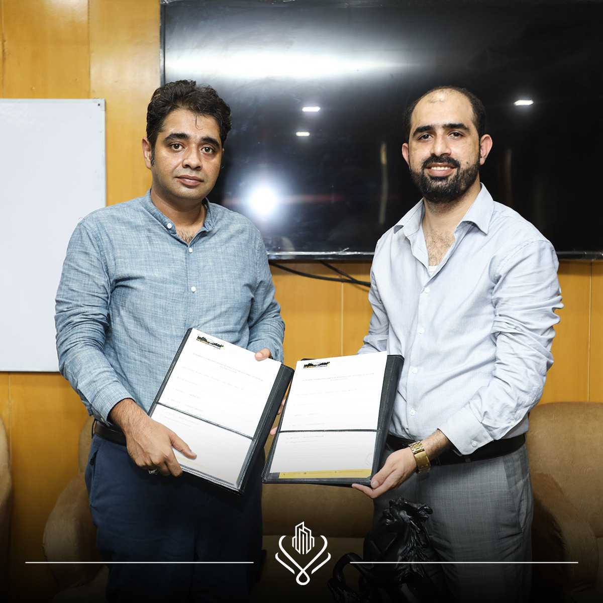 sadatmarketing's tweet photo. Signing Ceremony: Lakeshore Chairman Joins Forces with Chief Officer of Urban Planning and Design Pvt. Ltd 🤝
#lakeshore #lakeoclock #signingceremoney #Chairman #urbanplanning #cheifofficer #alsadatmarketing https://t.co/mYXiSGvDCK