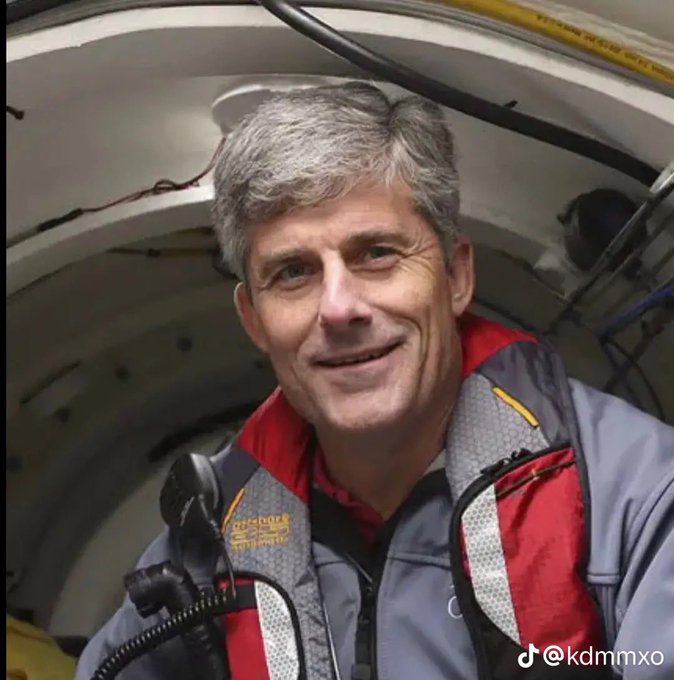 Genuinely crying bc the hot sexy titanic submarine daddy dick dilf died this morning https://t.co/ic