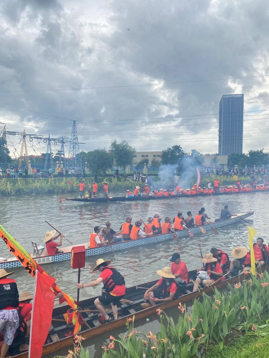 rubycalime84's tweet image. Remember the days when you were at home participating in the dragon boat festival and cheering for the boat crews