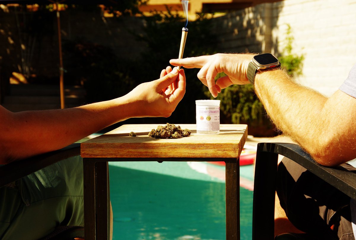 Nothing like a little quality outdoor time with a good friend by the pool, especially when you have a Thurs'jay pre-roll.  bit.ly/VerdesNM @VerdesNM #cannabis #cannabiscommunity #cannabisnewmexcio #newmexicocannabis #newmexico #preroll #cannabispreroll #cannabisculture