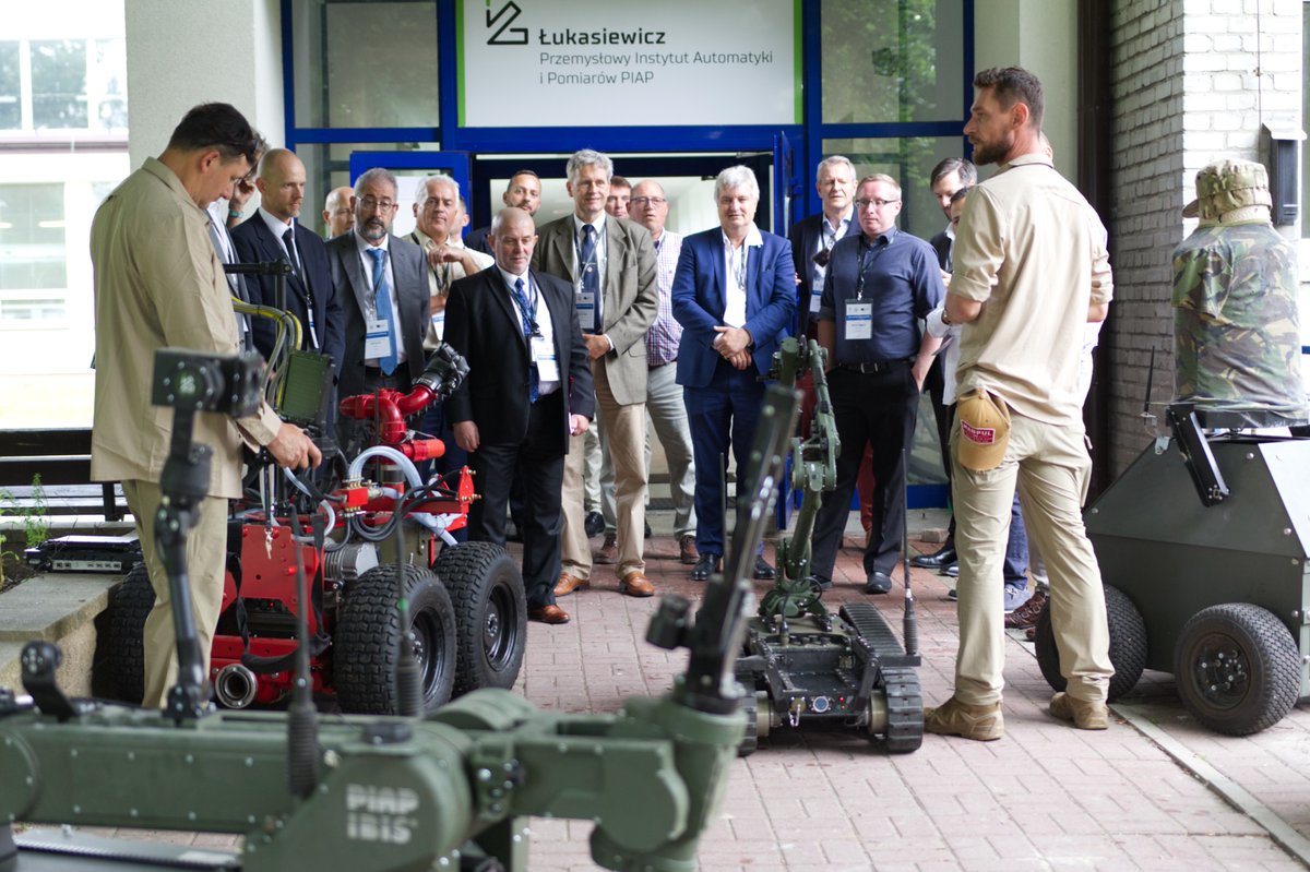 PIAP_Institute's tweet image. @EUDefenceAgency &amp;amp; @Poland_mod organized the 45th CapTech Ground Systems (Land) meeting on 21/22.06, at the #Łukasiewicz-PIAP premises. The director Piotr Szynkarczyk, presented the scientific and research achievements and current UGV&apos;s projects #CapTech #DefenceInnovation #EU