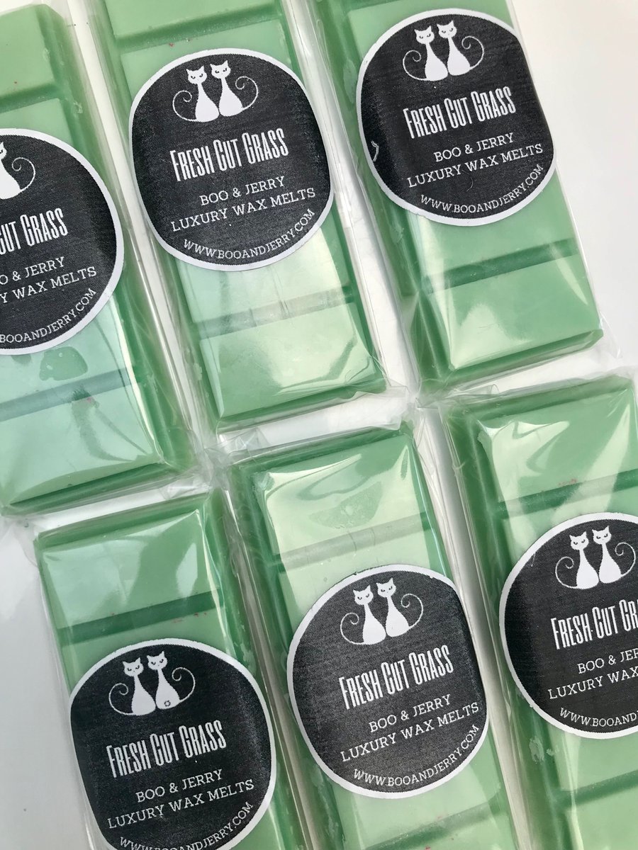 BooandJerry's tweet photo. BRAND NEW in today!
Fresh Cut Grass Soy Wax Snap Bars!
A fresh green herbal accord with freshly cut stems, soft grass and cool lily.
https://t.co/L3UO3iOrW3
#cutgrass #fresh #summer #spring #sunshine #heat #garden #handmade #waxmelts #uk #love #gorgeous #flowers #twitter #LincsConnect #Lincolnshire #giftsforher #soy #vegan #luxury