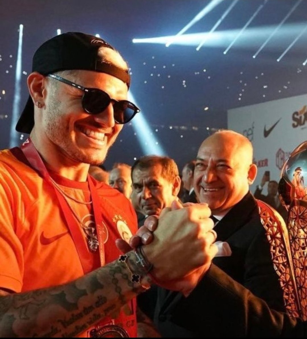 Mavi kart... 

Ve Büyükekşi, sevdalısı olduğu kulübün Yusuf Demir olayını "masmavi" yöntemi ile meşru zemine oturtmuştur...