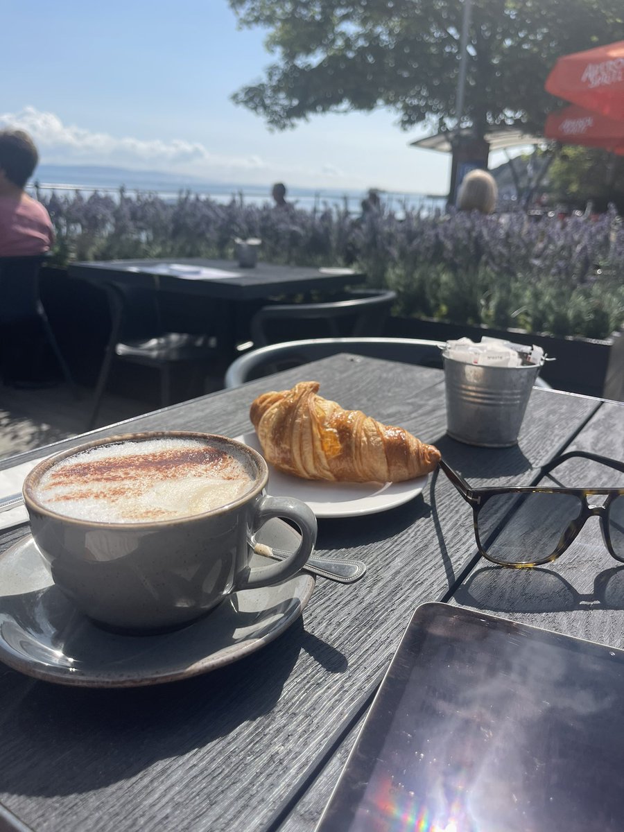 Pop Master in the sun today! 
<a href="/greatesthitsuk/">Greatest Hits Radio</a> 
@kenbrucepopmaster 
@popmasterofficial 
@bistrotpierremumbles 
@welovemumbles 

#popmaster
#welovemumbles