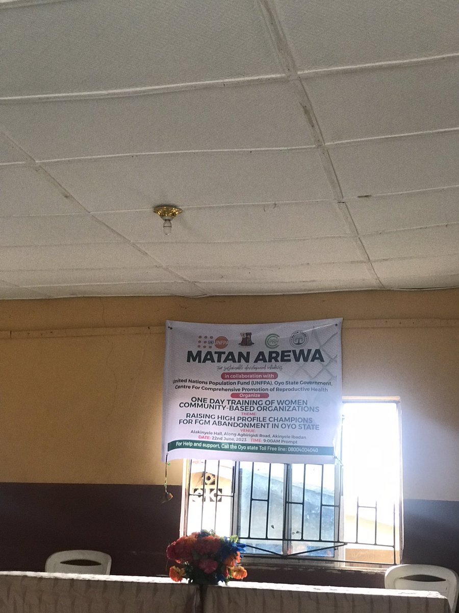 floshylopez's tweet photo. Happening Now in Akinyele community.

MATAN AREWA for Sustainable Development Initiatives in collaboration with @UNFPANigeria @oyostategovt and @cprh5 

Theme: Raising high profile champions for FGM abandonment in Oyo State. https://t.co/F10vk95tVl