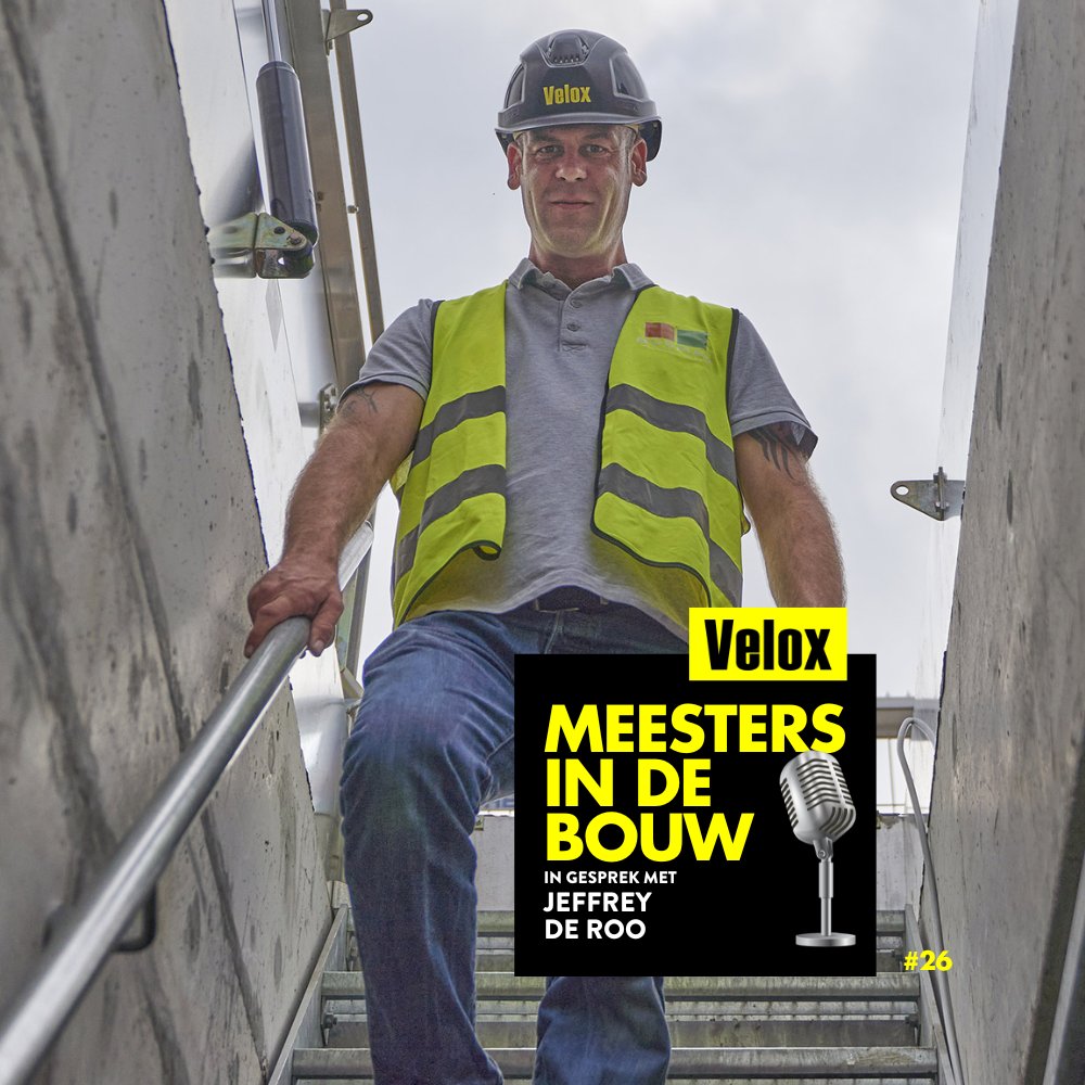 VeloxInfo's tweet photo. Het omgaan met mensen zit al van jongs af aan bij Jeffrey de Roo (42) in zijn bloed. Dat hij als hoofd uitvoerder meerdere uitvoerders en teams mag aansturen, is voor hem dan ook een cadeautje.

https://t.co/nK4KCIqYlO https://t.co/TbxaiFWhQI