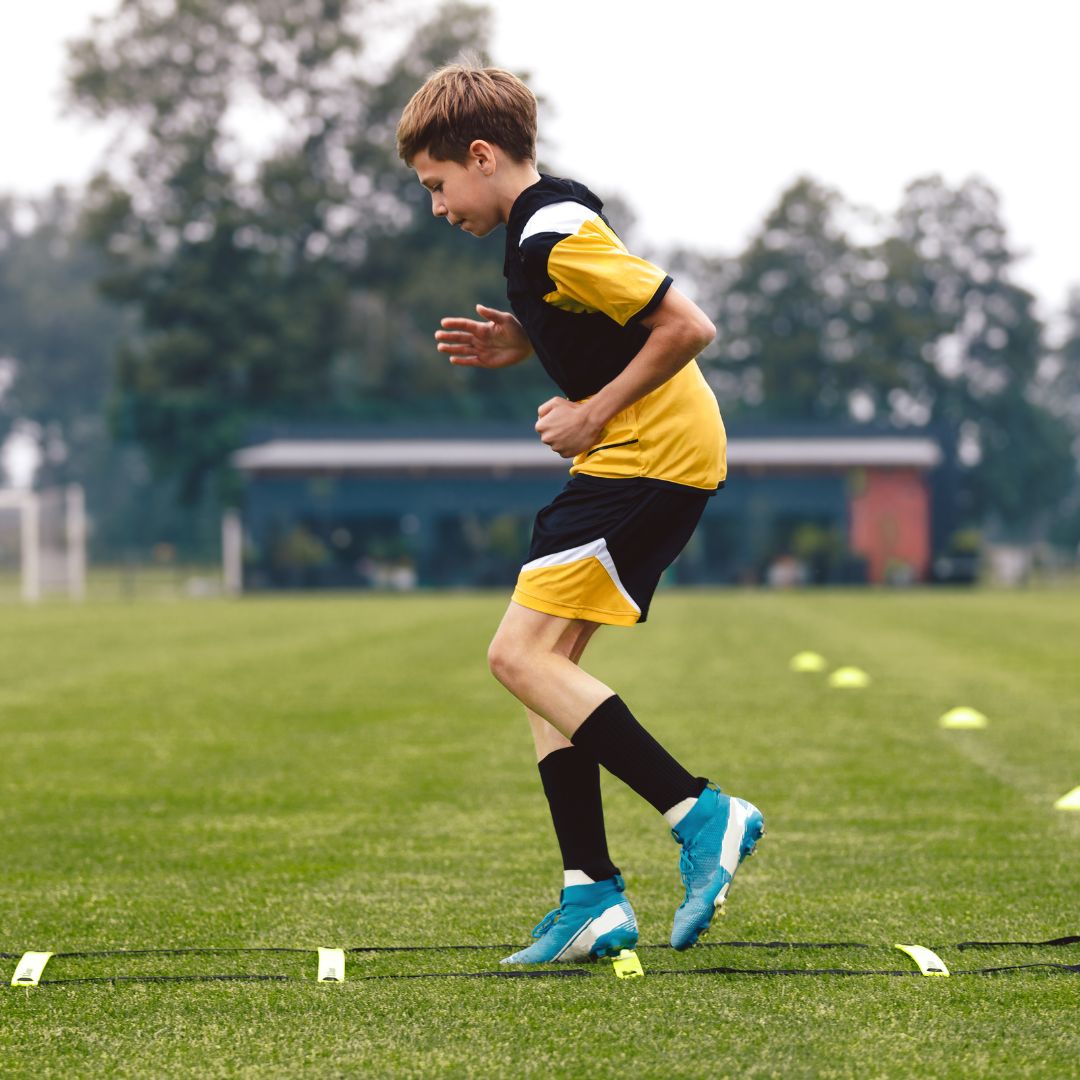 Unleashing the Power of Agility Training in Football  ⚽ 
buff.ly/3XmIVm1 

#AgilityTraining  #FootballSkills  #SpeedAndPrecision #TrainLikeAPro  #AgilityDrills #SpeedTraining  #Grassrootsfootball