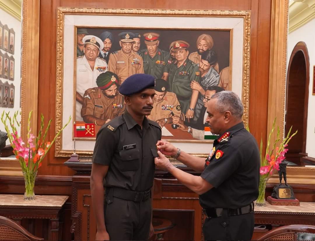 major_pawan's tweet photo. The man, the soldier, and the hero....

“I don’t even know the name of the woman I saved. I just jumped into the canal, it was instinctive.”

On June 16, 2023, Sepoy Navaneetha Krishnan posted in Army field hospital in Patiala, as a driver was returning to base in an army vehicle. On noticing a commotion in a village on the way, he got down from the vehicle and saw an elderly man crying for help to save a woman who was being washed away in a fast-flowing canal. With nobody showing any inclination to save the woman, the sepoy, in the wink of an eye, ran towards the woman who was being washed away in the strong current. After running for nearly 100 metres, the sepoy jumped into the water in his full army fatigues. After pulling out the woman, the sepoy, who has received training in giving first aid, performed cardio pulmonary resuscitation and saved her life.

Yesterday, #COAS General Manoj Pande  invited the sepoy to his office in South Block and pinned the medal on the chest of the 23-year-old soldier.

Jai Hind 🇮🇳