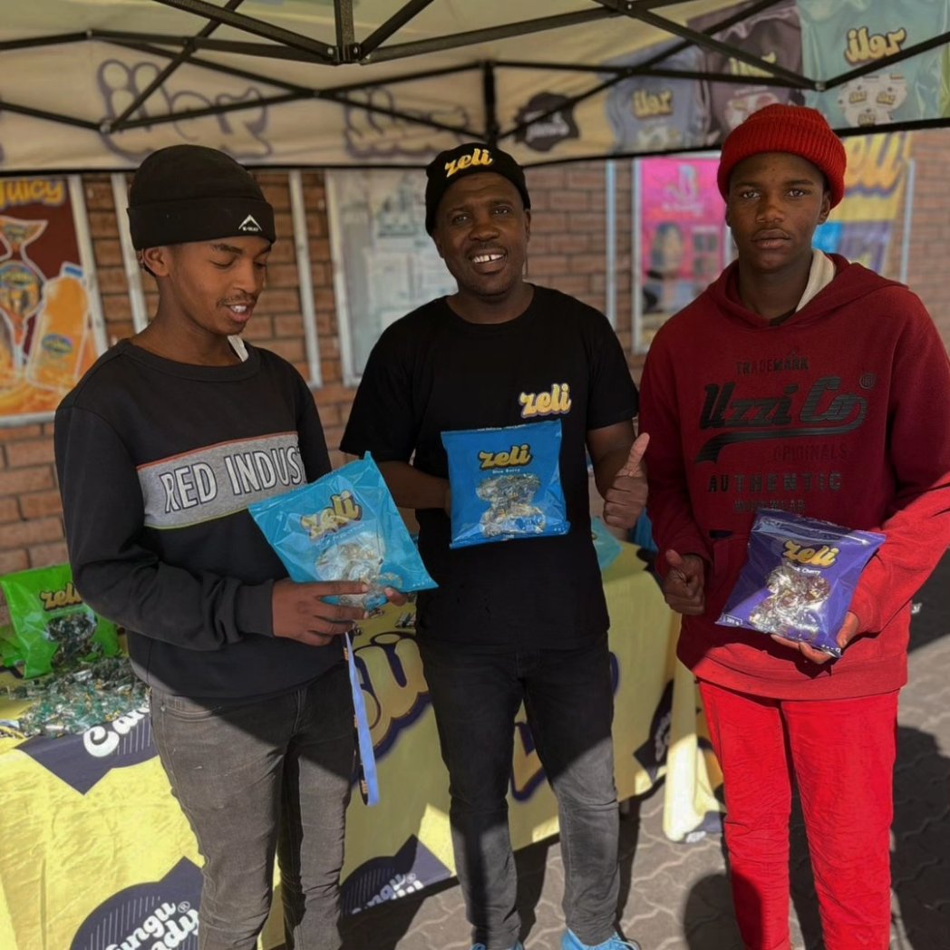 zeli_candy's tweet photo. What's a day without something sweet? Visit your nearest Cash and Carry or spaza shop 🍬🤍💚 Treat yourself with Kasi's finest!!💯 #zelicandy #KasiFlava #zelisweets🇿🇦 https://t.co/k1cXRcI4mB