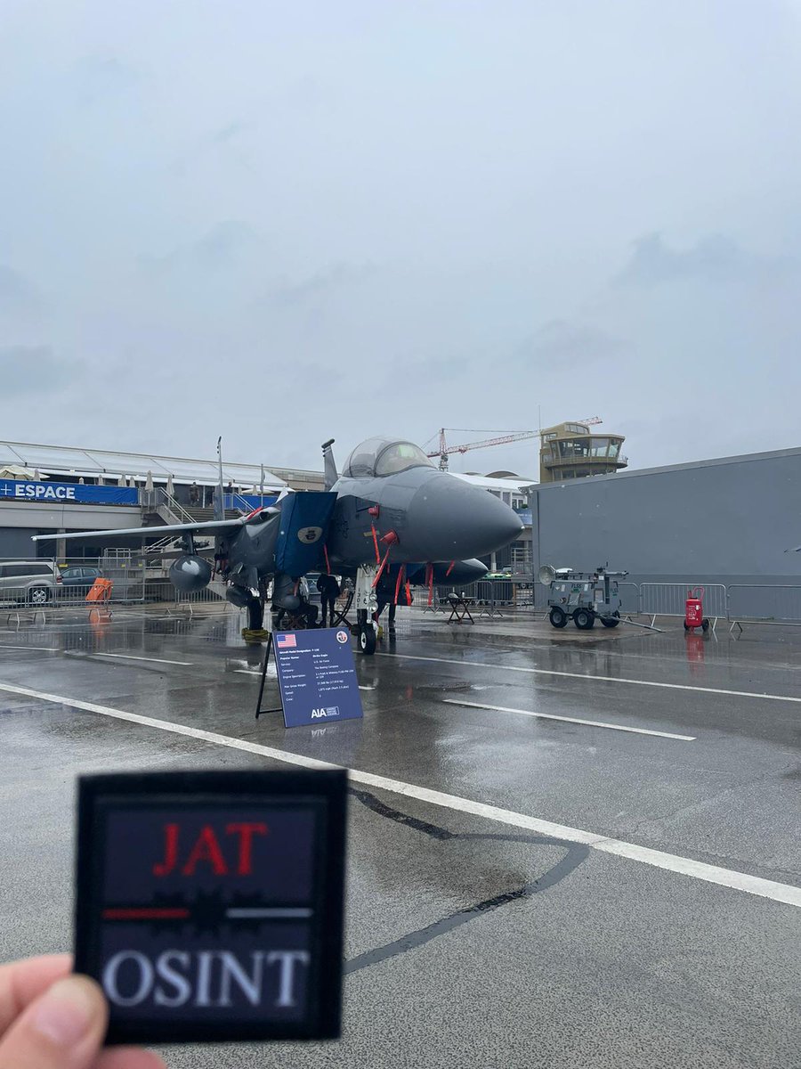 Jatosint's tweet image. Rain + Lighting + Strike Eagle = Perfect!

Kita "kapan ya?" moment dulu~~

#ParisAirShow #PAS23 #F35 #F15
