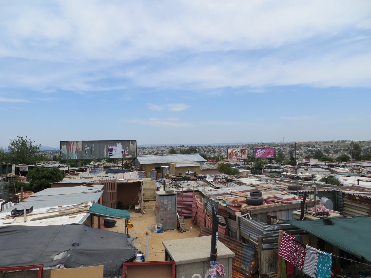 GCR_Observatory's tweet photo. CALL FOR APPLICATIONs from early career researchers  to participate in a writing workshop on the theme 'Governing for urban inclusion' in April 2024. Read the full details and application process here: https://t.co/zQh4cFpqtY https://t.co/B1MAsCAOjy