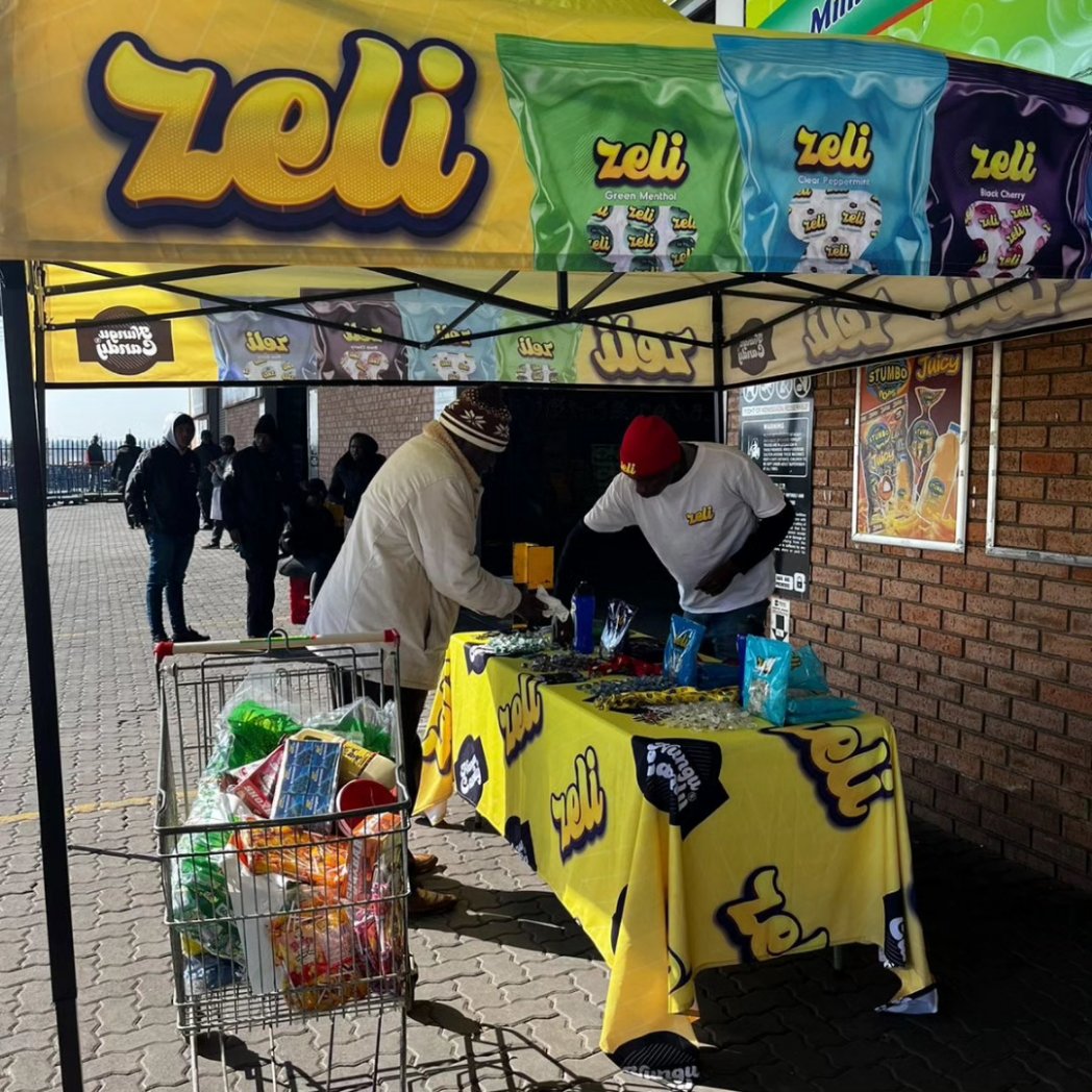 zeli_candy's tweet photo. What's a day without something sweet? Visit your nearest Cash and Carry or spaza shop 🍬🤍💚 Treat yourself with Kasi's finest!!💯 #zelicandy #KasiFlava #zelisweets🇿🇦 https://t.co/k1cXRcI4mB
