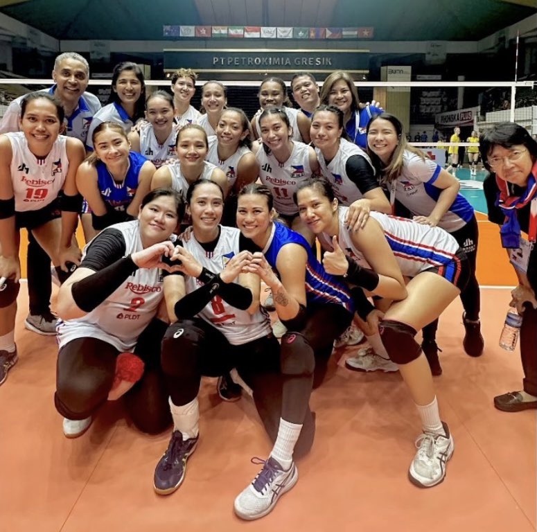 greenarcher1a's tweet photo. Philippines Women’s National Volleyball team after defeating India last night in the AVC Challenge Cup.
#AVCChallengeCup2023 #JulesSamonte #BangPineda
Vs India highlights: https://t.co/1qQuhUnmA5 https://t.co/Zu39nMu6nf
