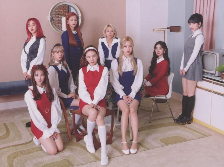 Hem Güney Kore'den hemde diğer Asya ajanslarından oyunculuk teklifi alan bir üye var, yanıtlamak ve gitmek istiyor.

#TWICE #twiceprediction #kpopprediction #kpoppredictions