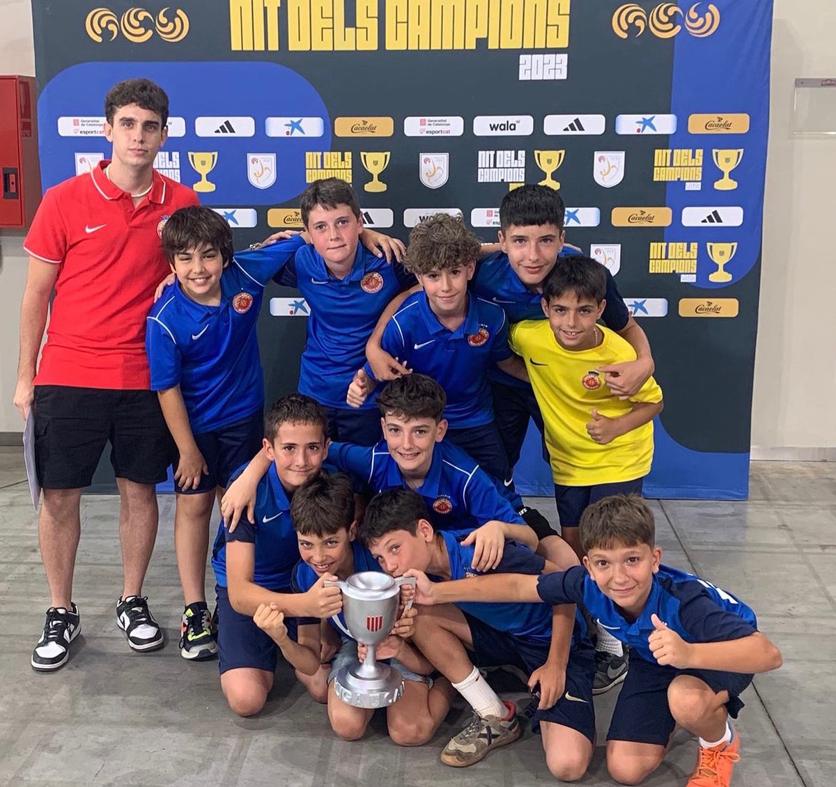 fsmontcada's tweet photo. ‼️NIT DELS CAMPIONS‼️

En el día de ayer se celebró como cada final de temporada la NIT DELS CAMPIONS de la @fcf_cat . Fueron a recoger sus trofeos de campeones las  siguientes categorías:

🔹Benjamin A
🔹Mini Pre-Benjamín 
🔹Alevín B

Enhorabuena equipos!! Gran temporada! ⚽️💙 https://t.co/9JNFy1KijT