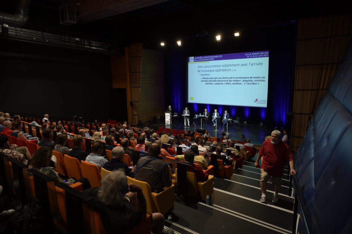 capeb_fr's tweet photo. #JPC2023 : lors de l’atelier dédié à l’artisanat du #bâtiment &amp; la #rénovation, la CAPEB a rappelé que les #TPE du bâtiment étaient les 1eres actrices de la rénovation grâce à leurs compétences techniques, leur rôle sociétal (proximité avec les clients) &amp; leur rôle économique. https://t.co/bJ88GBSDFp