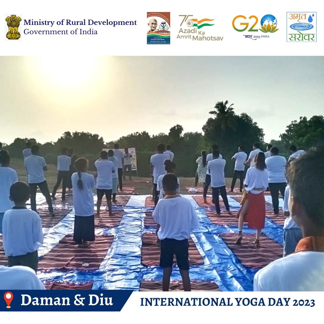 MgnregaGoi's tweet photo. Observation of International Yoga Day at Amrit Sarovar sites in various districts of Daman &amp; Diu
@MoRD_GoI
@girirajsinghbjp
@SadhviNiranjan
@fskulaste
@amitkataria_IAS
@apsinghmha
#missionamritsarovar #InternationalYogaDay2023 #Yoga #YogaforVasudhaivaKutumbakam #HarAnganYog https://t.co/0nLiByok3u