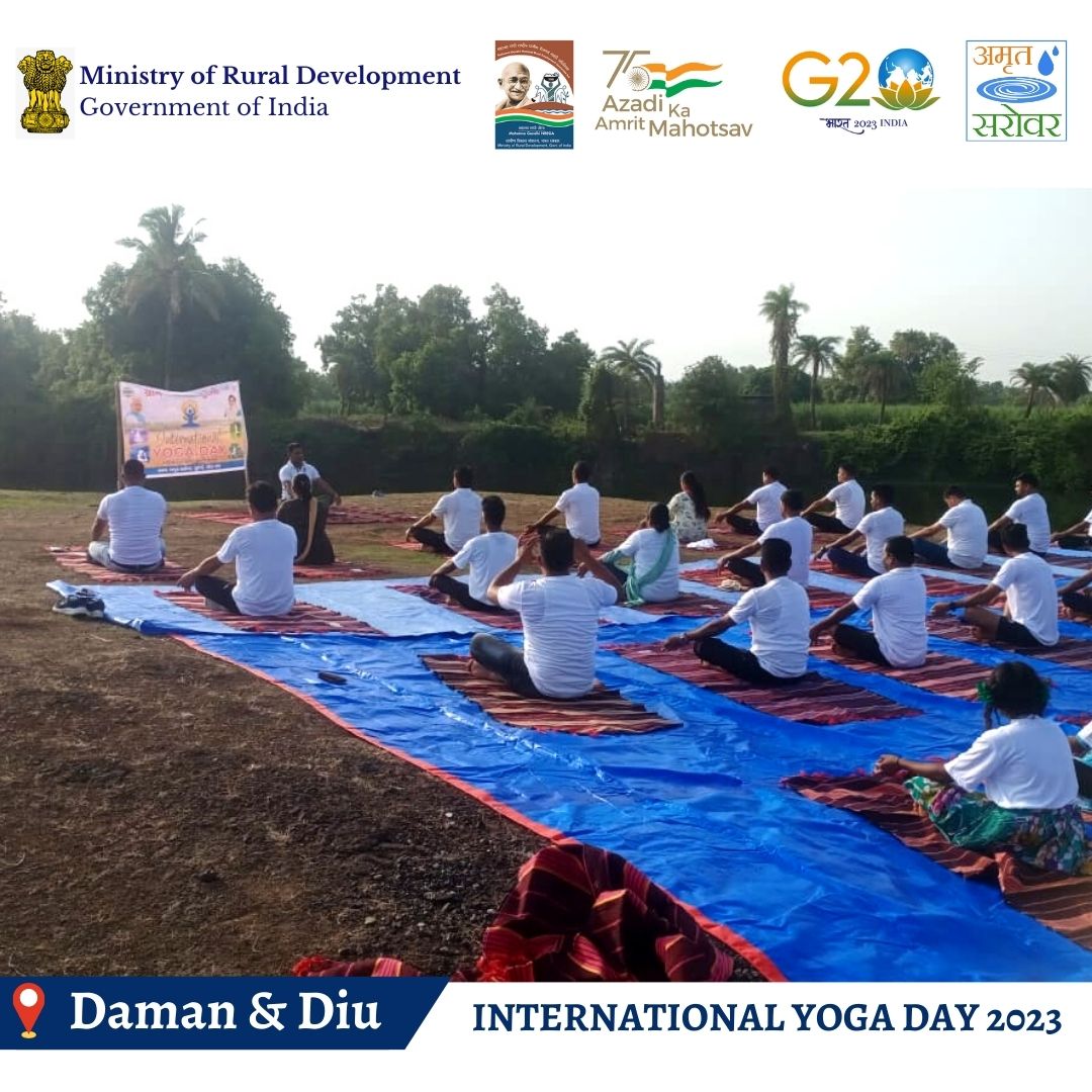MgnregaGoi's tweet photo. Observation of International Yoga Day at Amrit Sarovar sites in various districts of Daman &amp; Diu
@MoRD_GoI
@girirajsinghbjp
@SadhviNiranjan
@fskulaste
@amitkataria_IAS
@apsinghmha
#missionamritsarovar #InternationalYogaDay2023 #Yoga #YogaforVasudhaivaKutumbakam #HarAnganYog https://t.co/0nLiByok3u