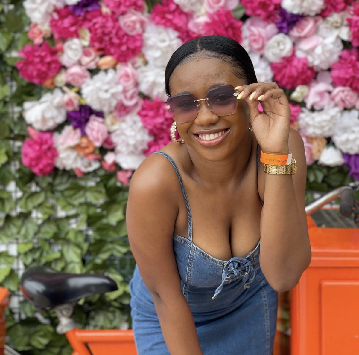 clement_afreh's tweet photo. Happy Birthday my pretty Influencer buddy @KeziaSanie ❤️🥰 with the beautiful smile.

‘More wins this year 

#JuneQueens
#birthday https://t.co/p56kgOrsPD
