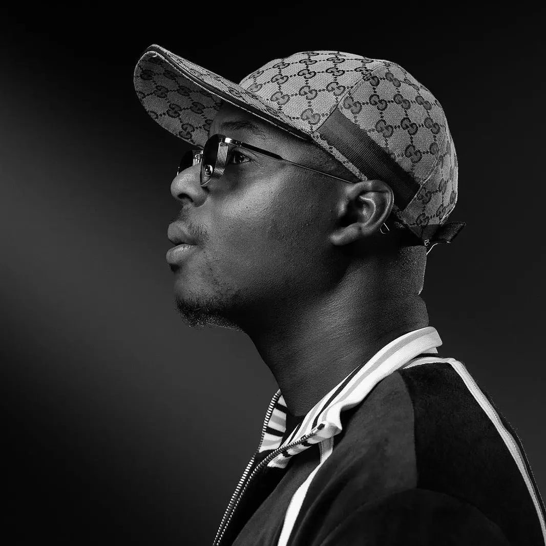 RapFrActus's tweet photo. 🚨NINHO dépasse la barre des 480.000 ventes avec son album « JEFE » ! 

Il VA PROCHAINEMENT DEVENIR LE 1er RAPPEUR FR DE L’HISTOIRE À OBTENIR 4 PROJETS CERTIFIÉS DISQUE DE DIAMANT 💎 

En attendant son nouvel album arrive J-8 ⌛️ https://t.co/g6Xn0hbquq