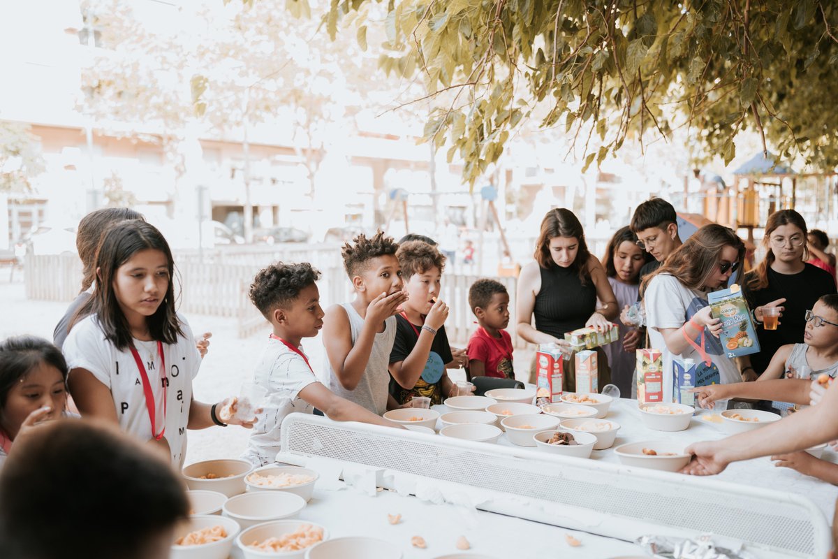 FundacioEJC's tweet photo. #Projecteseducatius | 🌱Tanquem molt contentes el curs escolar al casal #QuicoSabaté de #SantaEulalia, a l'Hospitalet i encarem amb il·lusió🌞el casal d'estiu, que comença la setmana vinent! 

👉🏼 Un dels principals projectes de la @fundacioejc https://t.co/LFqB1dTy5V