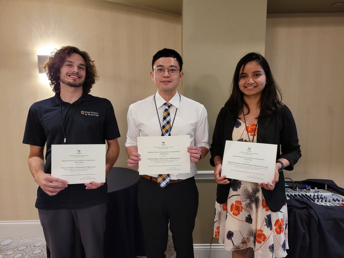 febina_m's tweet photo. Congratulations to the student winners for doing a fabulous job at the oral and/ or poster presentation @plantdisease @UNL_PlantPath @UMNPlantPath @NDSUPlantPath @PurdueAg @ISU_IPM @AHPSGradProgram #NCAPS https://t.co/meo5t5Nrq5