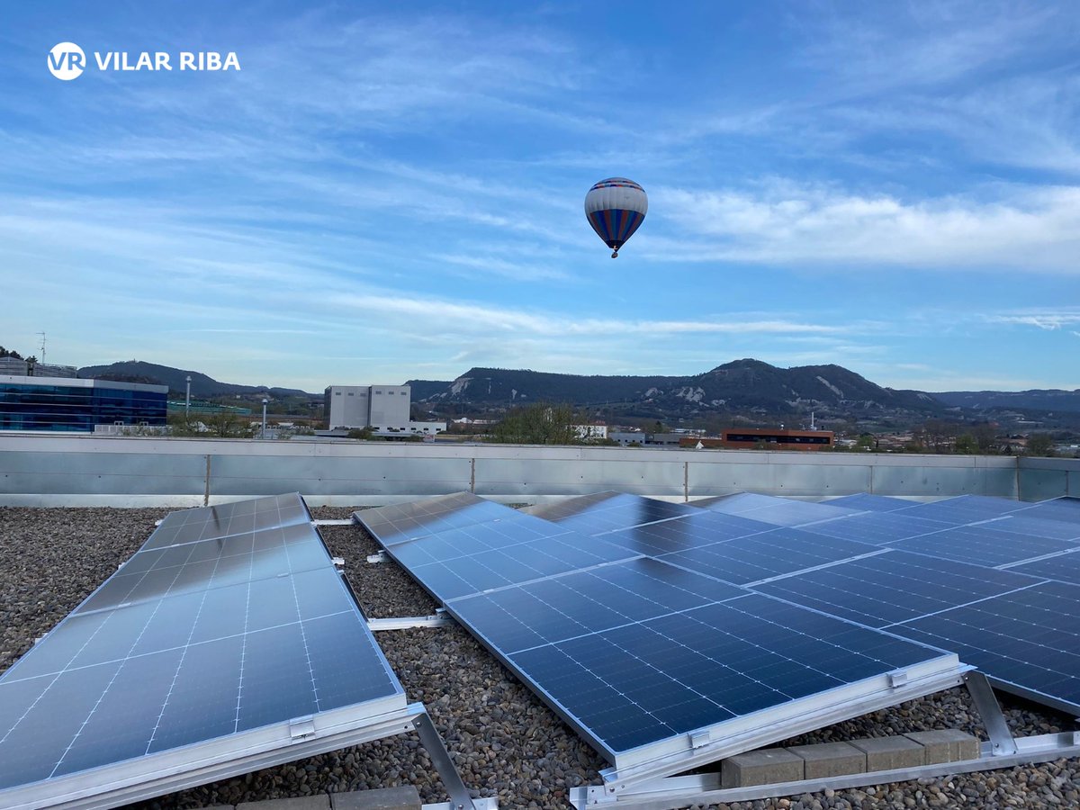 VilarRiba's tweet photo. ☀ A #VilarRiba estem compromesos amb la #sostenibilitat mediambiental i la reducció de la #petjadadecarboni.

♻ Aquest any hem instal·lat #plaquessolars per a generar la nostra pròpia energia elèctrica.

💚 Cap a un futur més verd i sostenible per a tothom!

#JuntsSumantFutur https://t.co/kuvCQ3WXei