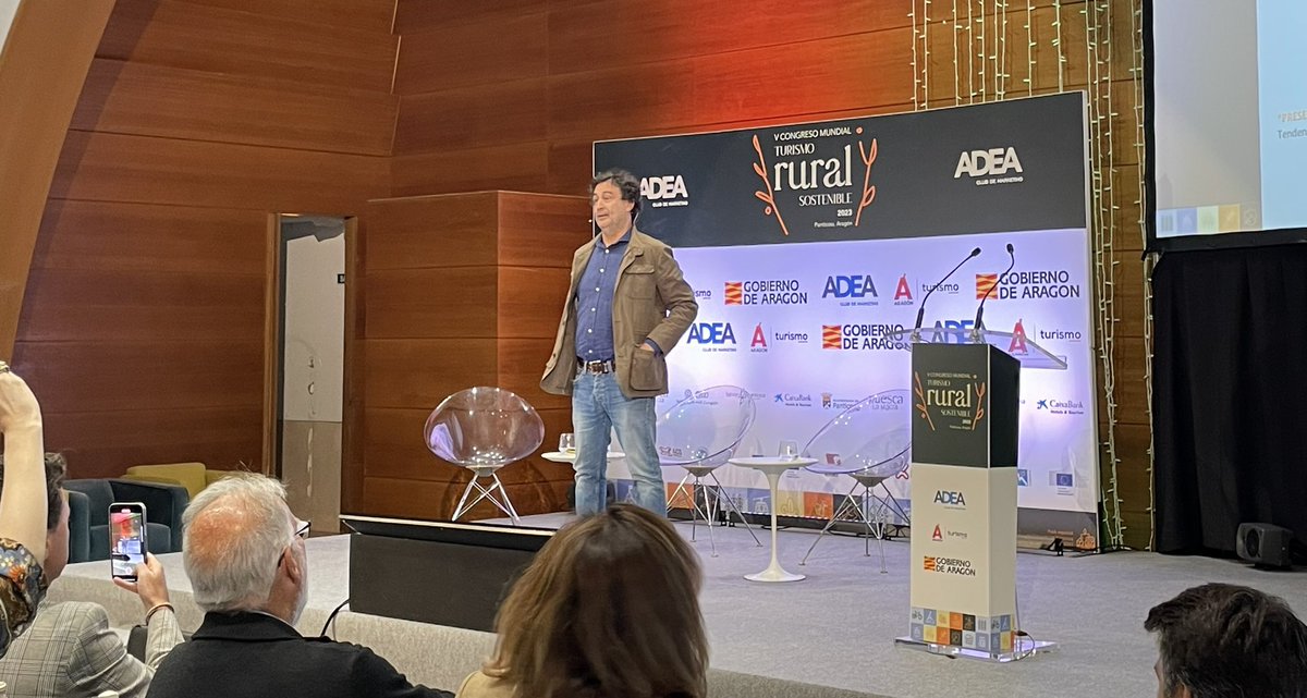 directivosAdea's tweet photo. Conferencia de clausura de #COMTUR a cargo de @Pepe_elBohio, chef del restaurante @elbohioillescas y jurado de @MasterChef_es https://t.co/5TWGfS21ze