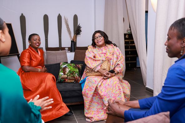 SowSagna's tweet photo. Une soirée mémorable. Très bel échange sur le leadership féminin.
Bravo chère Daniele Sassou Nguesso pour l'initiative. Femmes d'Afrique, ensemble nous allons changer donne !
#kebetu #leadershipfeminin #femmedinfluence #afriquefemme
https://t.co/gSFhIEhRku https://t.co/DDWUGLPmHM