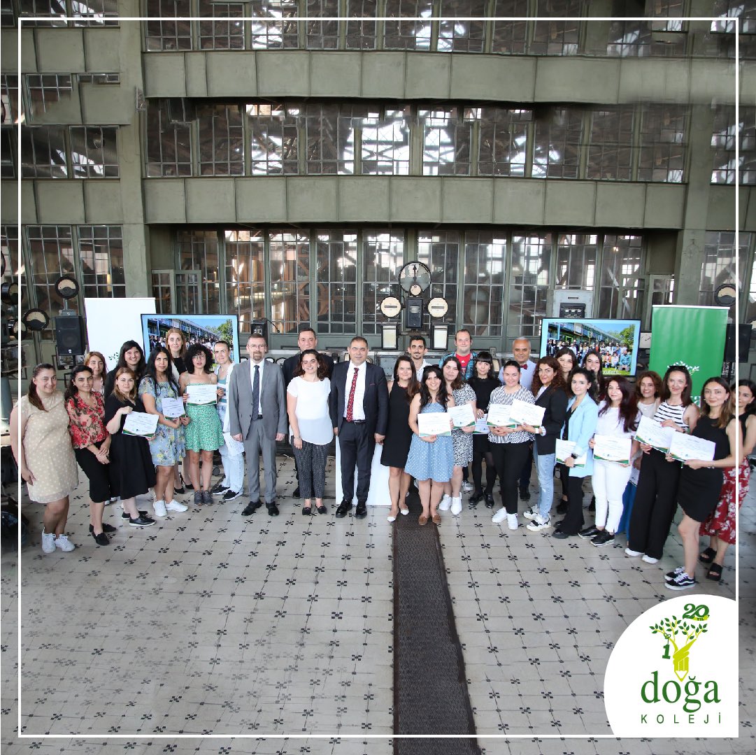 Doğa Koleji öğretmenlerimiz, BİLGİ Çocuk Çalışmaları Birimi iş birliği ile “Çocuklarla İnsan Hakları Eğitimi”nde günümüzde şartları ve alanları çokça değişen çocuk hakları konusunda eğitim aldılar.