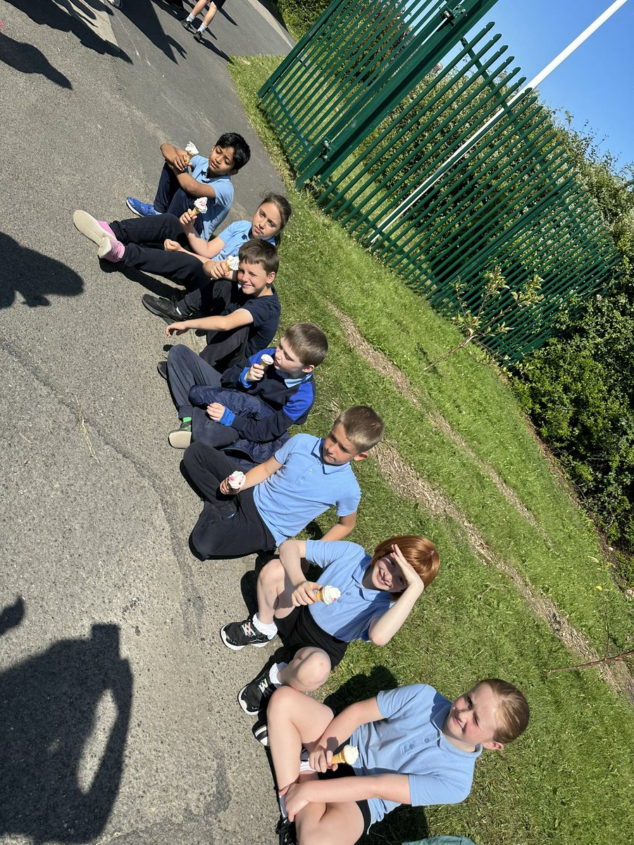 Hazel Ryan tweet media