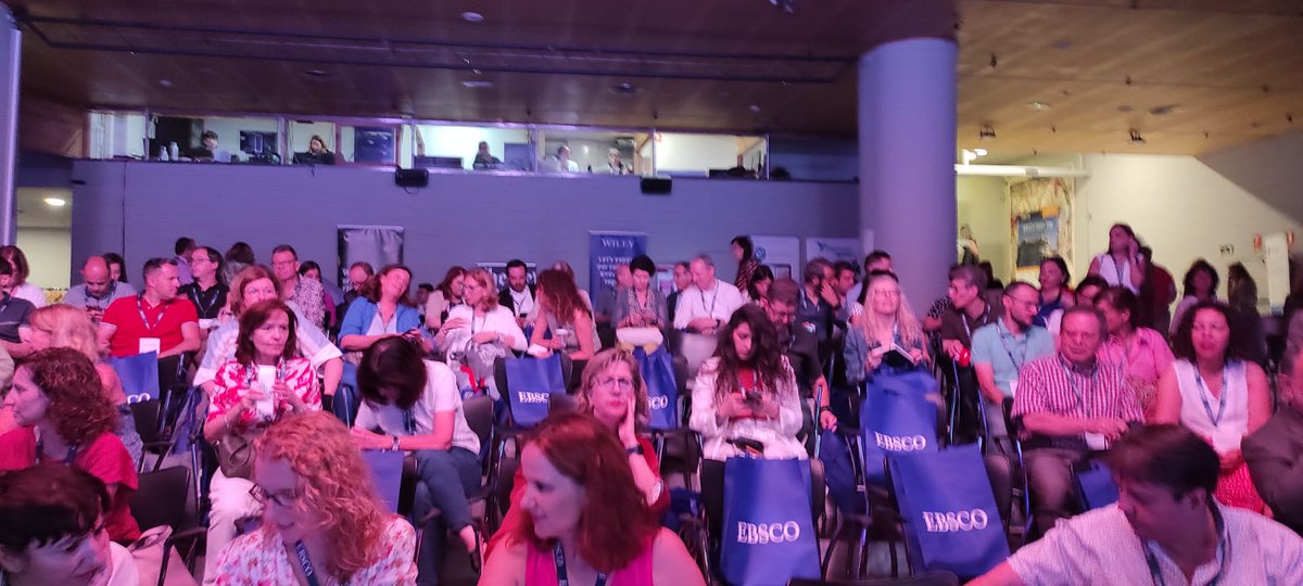 uramonllull's tweet photo. 📚 El cap de #BibliotequesURL, Jordi Pallarès, és a l'EBSCO Open Day Madrid; un esdeveniment per compartir experiències i conèixer tendències en el món de #biblioteques.
🗣️ Explica el repte del control estadístic com a factor fonamental en la gestió.
https://t.co/AqrMvqJY0n https://t.co/nWFXTgkYJy