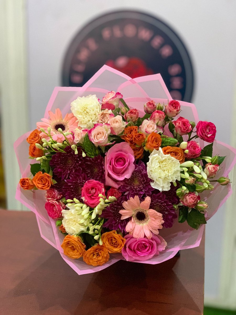 Thelmzflower's tweet photo. The song is the caption because we dey give dem back to back to back.
Click the link on our bio to order now for fast response and delivery.
#thelmzflowershop #rosesinlagos #lagosflorist #floristsoftwitter #floristsandflowers #freshflowers #freshflowerbouquet https://t.co/kzq3vm7qAy