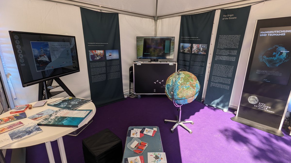 A virtual tour on the research vessel #METEOR, a digital poster about #naturalhazards from the #ocean, various films about #marinescience in #Kiel: This and more filled our #kielerunilive exhibition #UniKiel🎓at #KielerWoche @KiWoOnline. 💙We are thankful for all the interest