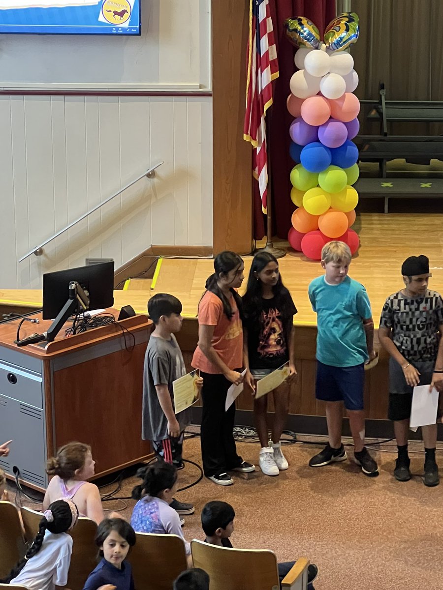 denisemurphy09_'s tweet photo. Congrats to these guys with their amazing dedication to Rosetta Stone! #biliteracypathways #proud2bnhpgcp
 @NHPRoadSchool @DConn06 a https://t.co/kdPkIdxsHw