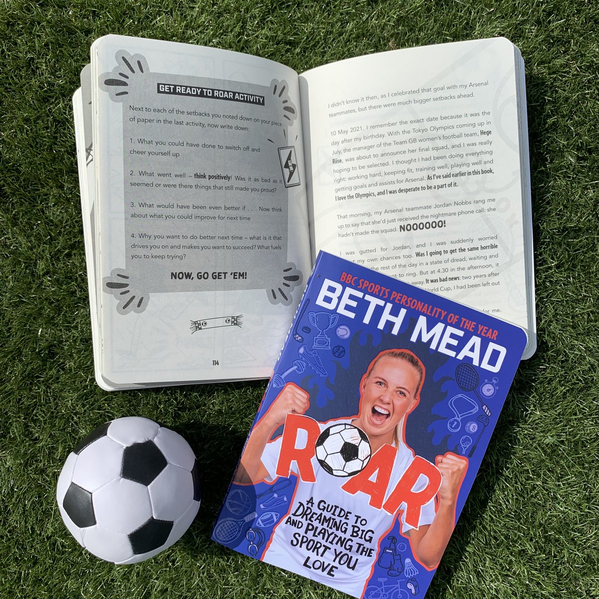 HachetteKids's tweet photo. ROAR IS OUT NOW!

Encourage your child to find their sporting passion, work hard and achieve their dreams in this inspirational guide from #Lioness @bmeado9 ⚽

#Roar is now available online and in your local bookshop: https://t.co/0HdjzVTDeE https://t.co/NebL0QEZtP
