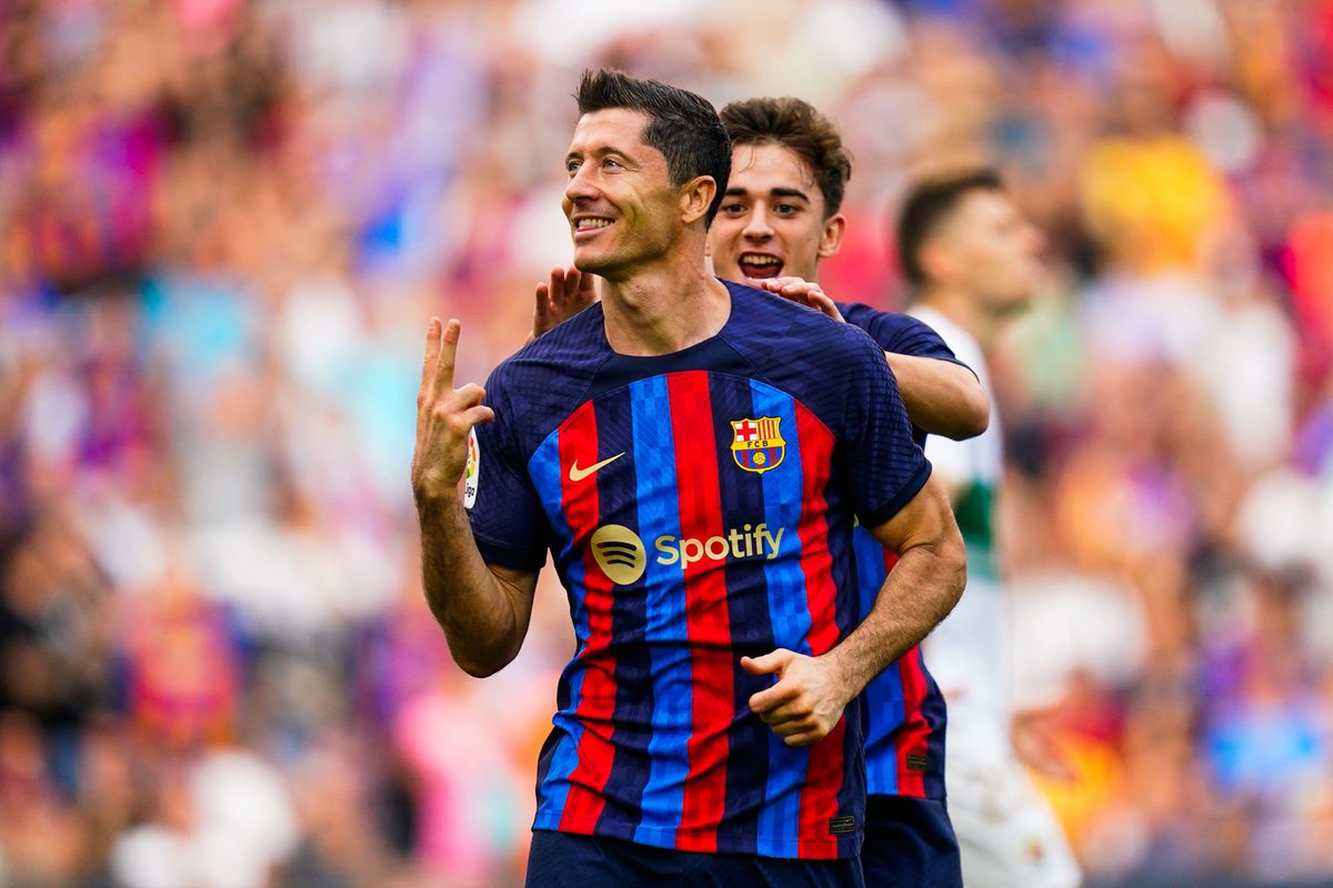 ActuFoot_'s tweet photo. 🚨 OFFICIEL ! Les dates des Clasico de la saison 2023/24 de Liga :

📆 29 octobre :
FC BARCELONE ⚔️ REAL MADRID

📆 21 avril :
REAL MADRID ⚔️ FC BARCELONE https://t.co/frSEVQTCGX