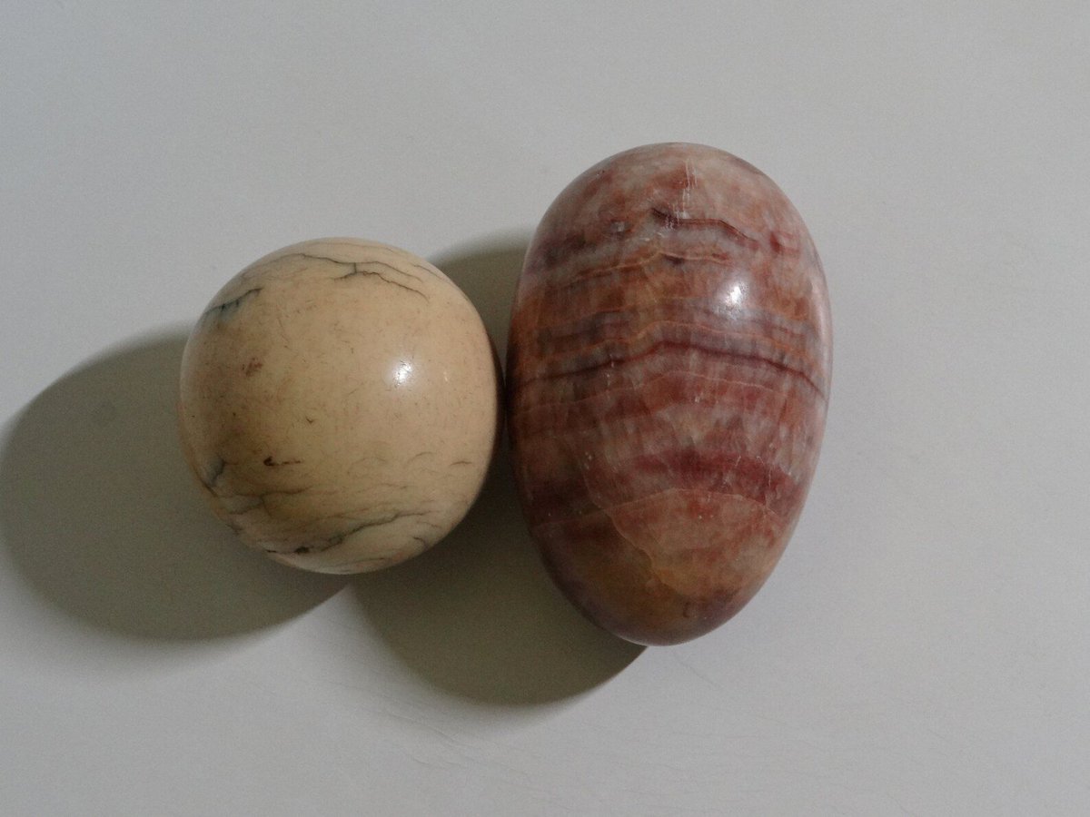 Vintage collectible egg in Italian veined red marble and yellow marble ball,  polished stones @SympathyRTs @BlazedRTs @Retweelgend  @sme_rt @OnlyGreatsPics  #vintageculture  #vintage4sale #vintage #womaninbizhour elementsdeco.etsy.com etsy.me/3CHYP0U