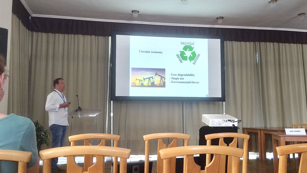 kikeblazquez's tweet photo. Hoy he participado en el congreso organizado por Journal of Thermal Analysis and Calorimetry  en Balatonfüred (Hungary), con una conferencia relacionada con el reciclado de Polipropileno. https://t.co/NB6NbCLBTL