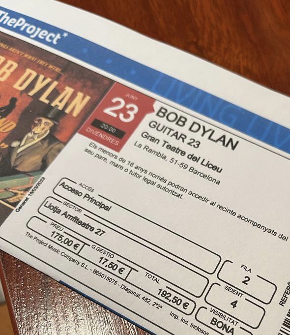 Per si a algú li pot interessar: venc entrada per al concert de Bon Dylan aquest divendres al Liceu perquè no hi podré anar. Al preu original. Salut!