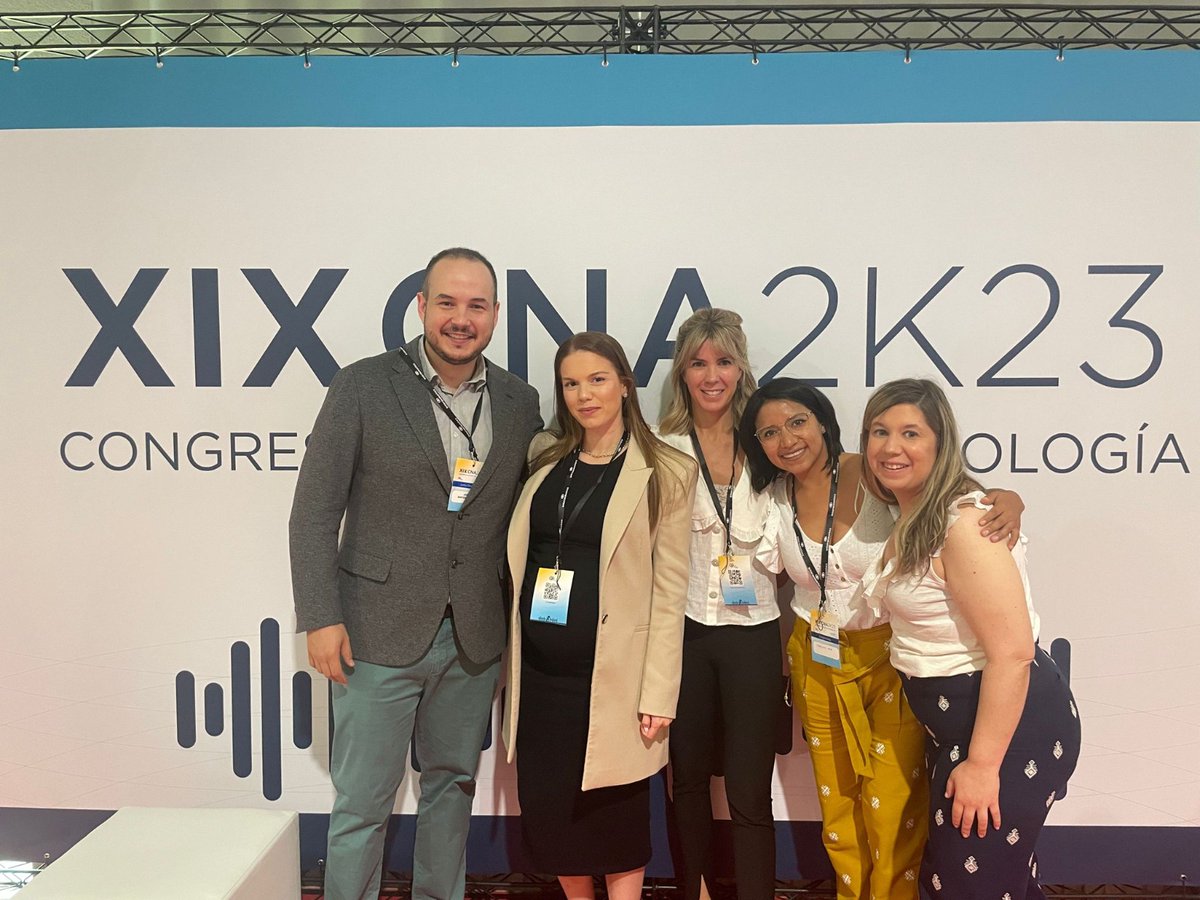 ClinicaNavarra's tweet photo. Las #enfermeras Sara Lorenzo Moreno y Adriana Pérez de Mendiguren Larrea han impartido un taller para #audiologos sobre el manejo del cerumen y extracción de tapones en el XIX Congreso Nacional de #Audiología @AEDA_audiologia