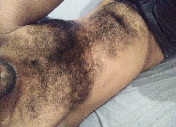 مافي احد يقابل الأن يكون في المعارض  او حي الشفاء عند مكان ولا في السياره سريع