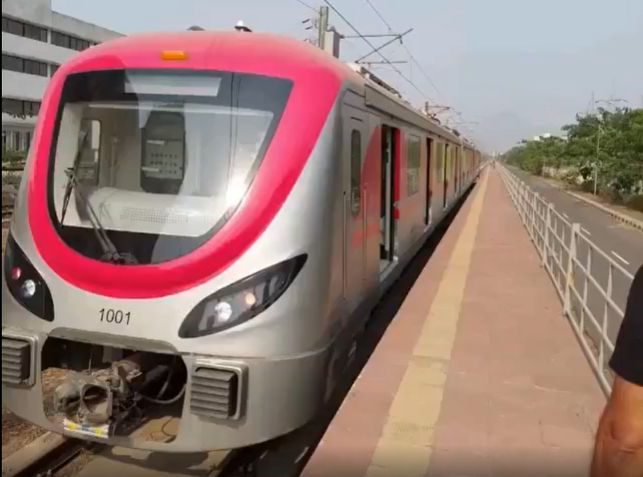MetroRailNewsHQ's tweet photo. [Navi Mumbai Metro Update]

Navi Mumbai Metro Line 1 Receives Final Permission for Commercial Operations with 11 Stations - Metro Rail News
Read Here: https://t.co/uy4ulIqhyW

#CommercialOperations  #MetroLine1 #MumbaiCity #NaviMumbai #UrbanDevelopment #MetroRailNews https://t.co/v9O2joEf8H