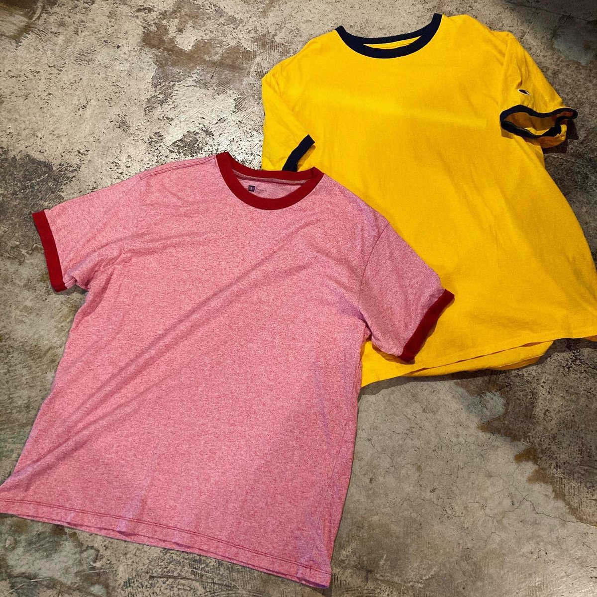 sunflower20107's tweet image. -
00's GAP &amp;amp; Champion 無地リンガーTシャツ
sizeL相当 3,790円
-
どちらもデニムや軍パン合わせたくなる配色ですね！
-
#OLDGAP #Champion  #甲府 #山梨 #Sunflower #山梨古着屋 #古着屋Sunflower #古着屋 #USA #Vintage #OLD #Mensvintage #Ladiesvintage