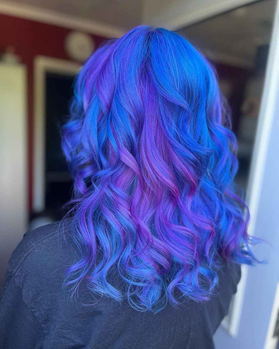 VIVID 🥶

IG hairby_nadinecollette using
💙Atlantic Blue
💜Wisteria

🛒 directionshaircolour.co.uk

#directionshair #directionshaircolour #hairinspo #hairgoals #instahair #hair #haircolour #vegan #colour #crueltyfree