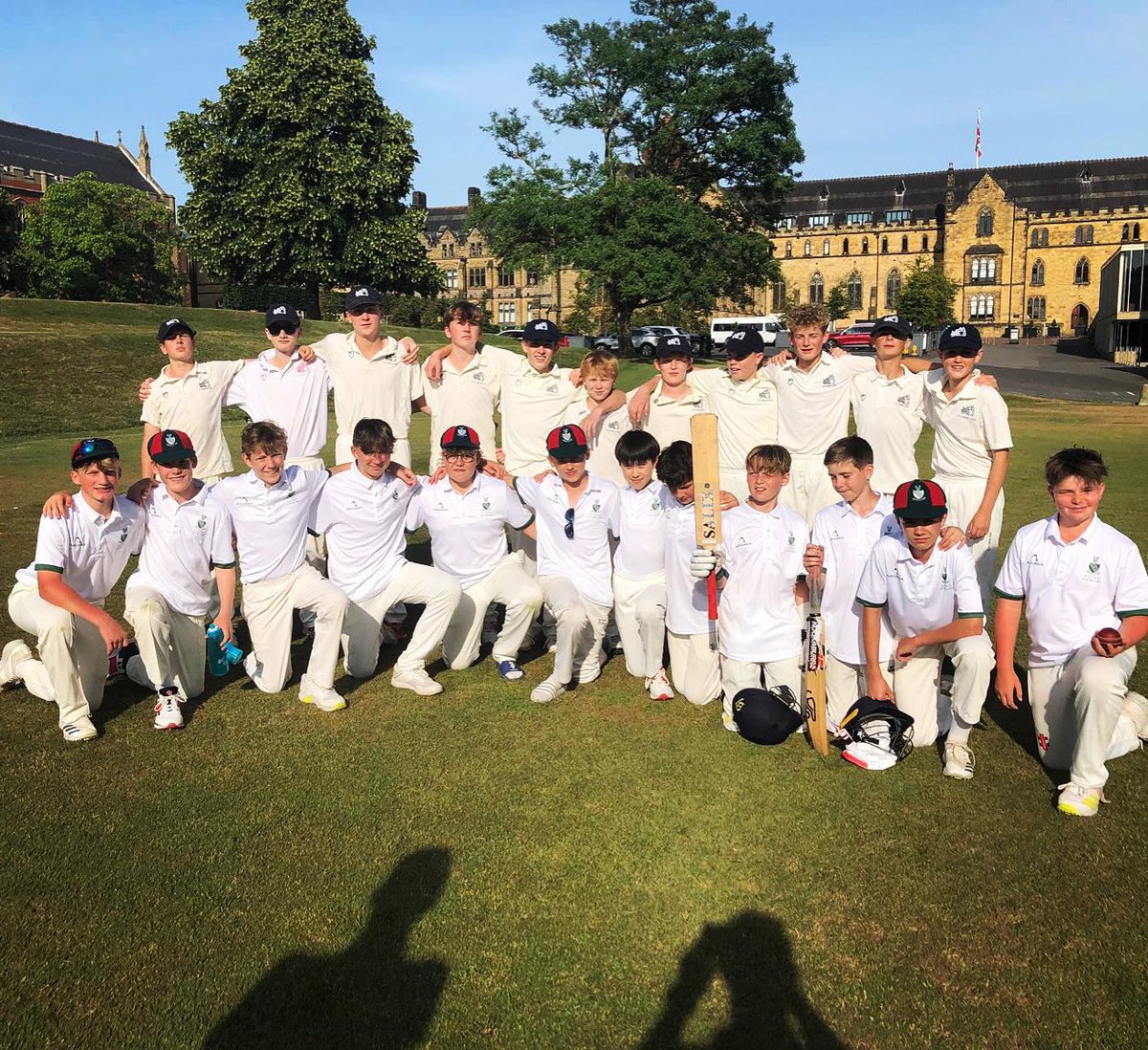 AldroSchool's tweet photo. The U13A boys’ cricket team had a fabulous first day on tour. Thank you so much to @tonbridge.school for hosting and it was great to catch up with a few Old Aldronians.
#ontour #u13cricket #aldrosport #crickettour #aldrosport #surreycricket #day1complete #surreyprepschool https://t.co/z0lhEDUUu8