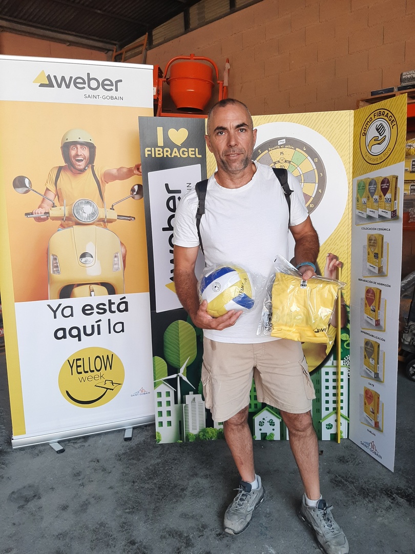 SGweberES's tweet image. La #YellowWeek en las instalaciones de los amigos de CARBONELL con visitas de muchos amigos 🖤📅💛  ¡Y muchos premios!
