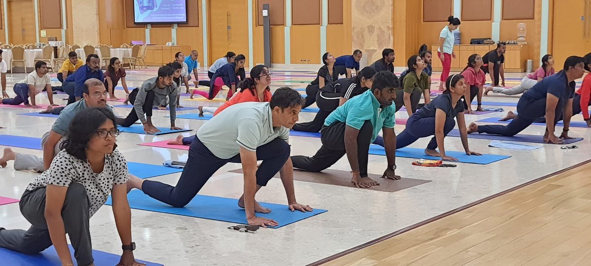Infosys’ well-being custodians the HALE team, brought together Infoscions to celebrate wellness this International Yoga Day, with Infoscions from across fourteen DCs joining a guided Yoga session at their locations.  

#InfyHALE #LifeAtInfy #InternationalYogaDay