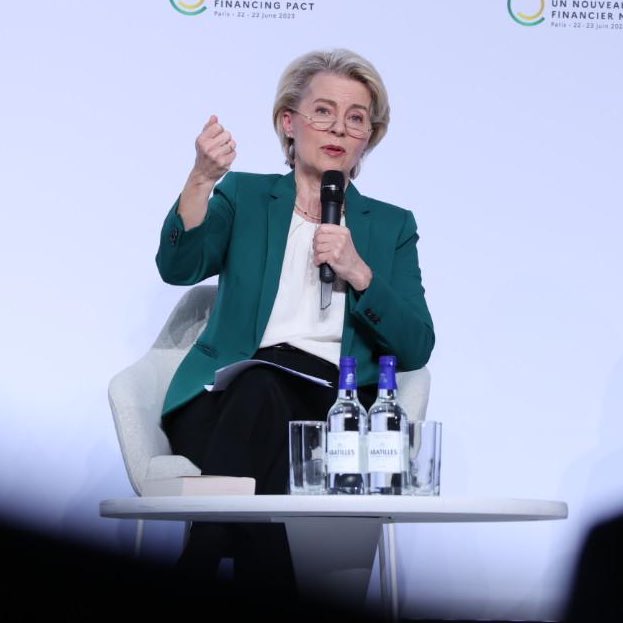 vonderleyen's tweet photo. To fill the financing gap for sustainable infrastructure and give certainty to private investors, we start our Global Green Bond Initiative. 

With €1 billion from @EIB and EU countries’ development finance institutions.

@miaamormottley @glblCtzn

#PowerOurPlanet https://t.co/YPV0NvvdsH